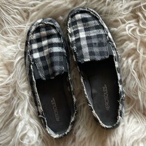 Houndstooth Aerosoles in size 8.